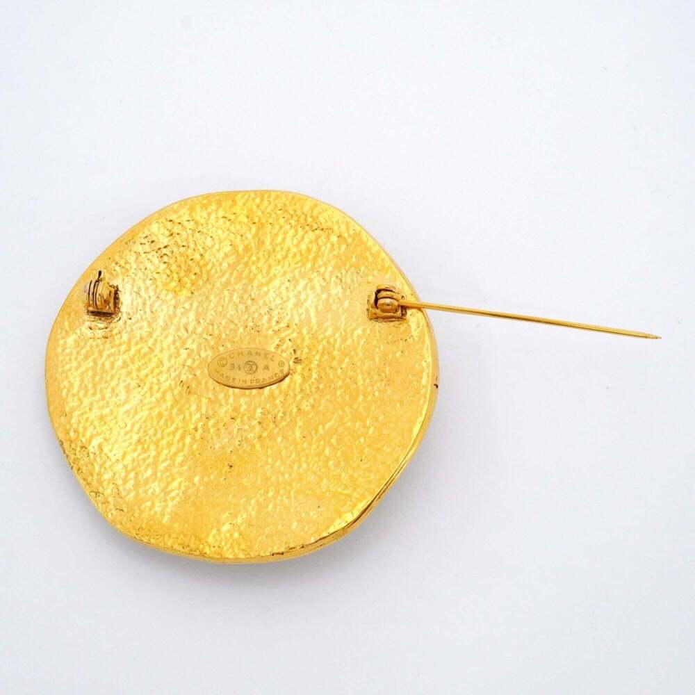 CHANEL Gold Logo Brooch - Picture 6 of 7